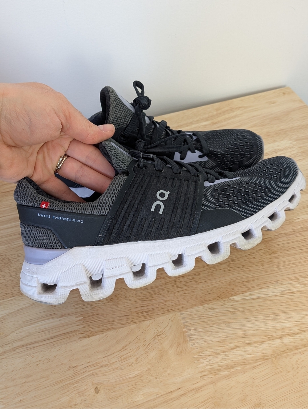 On Cloud Cloud swift Women's Running Sneaker Size 7 Black Purple - Picture 8 of 8